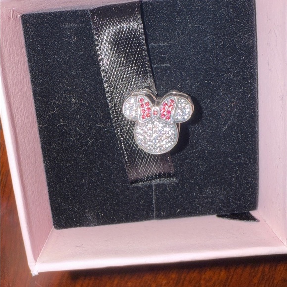 Disney x Pandora Minnie Mouse Pandora charm. GORGEOUS. Brand new. I bout two lol - Picture 5 of 6